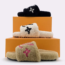 Load image into Gallery viewer, Luxury short plush slippers
