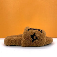 Load image into Gallery viewer, Luxury short plush slippers
